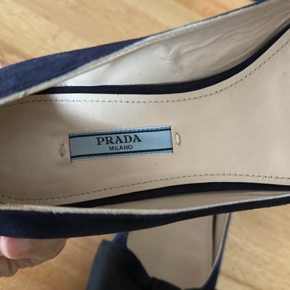 NIB 🩵 PRADA Pointed Toe Suede Flats with Bow - Picture 8 of 13